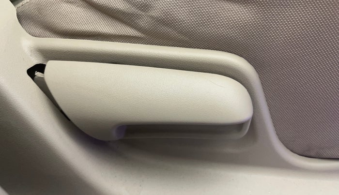 2014 Maruti Swift Dzire VXI, Petrol, Manual, 67,109 km, Driver Side Adjustment Panel