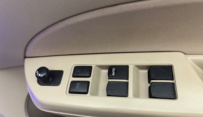 2014 Maruti Swift Dzire VXI, Petrol, Manual, 67,109 km, Driver Side Door Panels Control