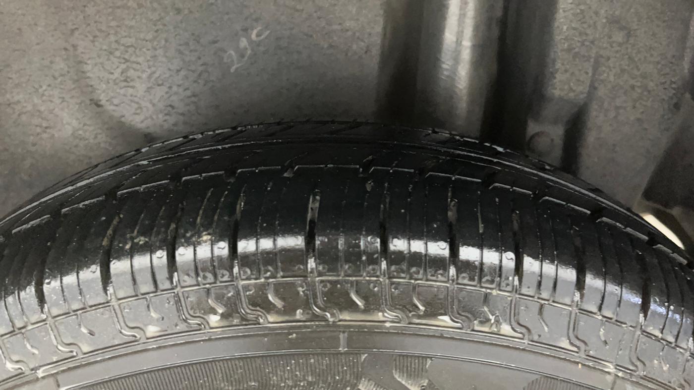 2014 Maruti Swift Dzire VXI, Petrol, Manual, 67,071 km, Left Rear Tyre Tread