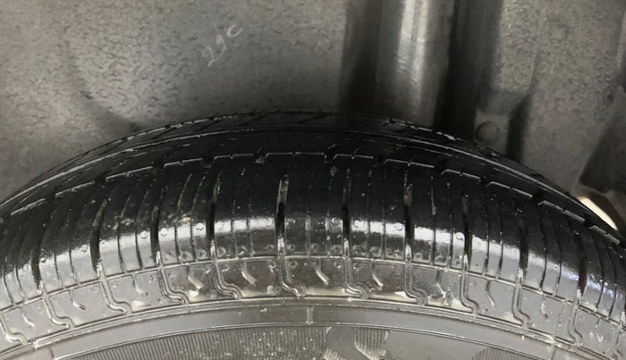 2014 Maruti Swift Dzire VXI, Petrol, Manual, 67,109 km, Left Rear Tyre Tread