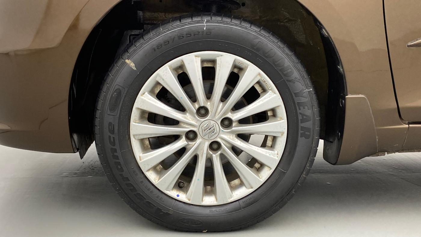 2017 Maruti Ciaz ZXI, Petrol, Manual, 31,654 km, Left Front Wheel