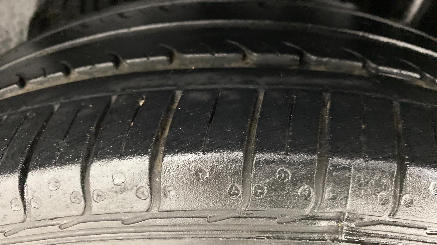 2017 Maruti Ciaz ZXI, Petrol, Manual, 31,654 km, Left Rear Tyre Tread
