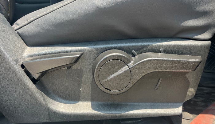 2022 Mahindra Thar LX HT PETROL 4WD MT, Petrol, Manual, 20,277 km, Driver Side Adjustment Panel