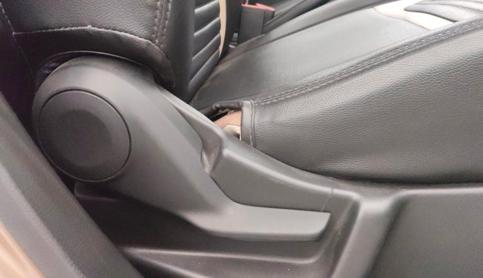 2019 Maruti New Wagon-R VXI (O) 1.0 AMT , Petrol, Automatic, 24,256 km, Driver Side Adjustment Panel