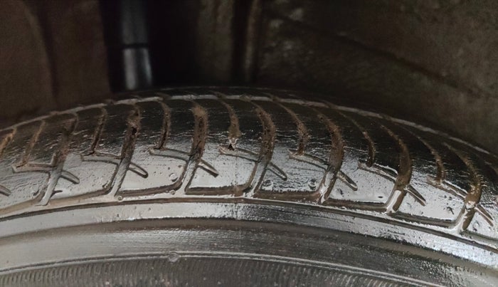 2019 Maruti New Wagon-R VXI (O) 1.0 AMT , Petrol, Automatic, 24,256 km, Right Rear Tyre Tread