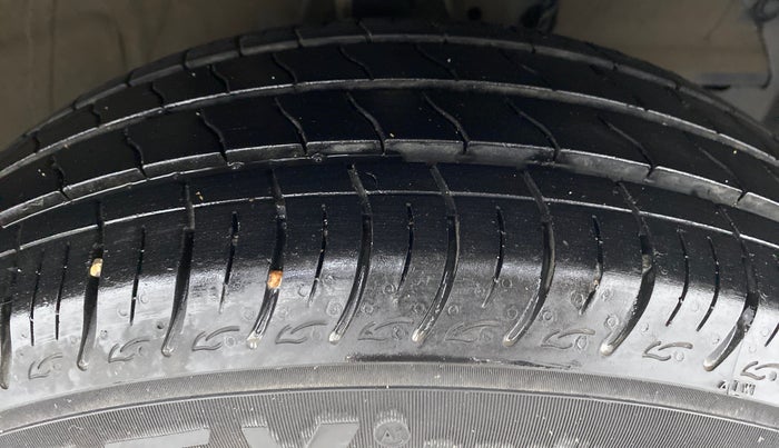 2020 Maruti Baleno DELTA 1.2 K12, Petrol, Manual, 15,532 km, Right Front Tyre Tread