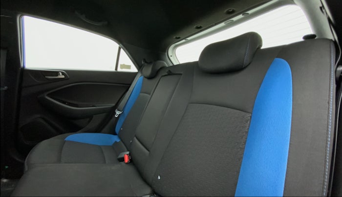 2018 Hyundai i20 Active 1.2 SX DUAL TONE, Petrol, Manual, 41,970 km, Right Side Rear Door Cabin