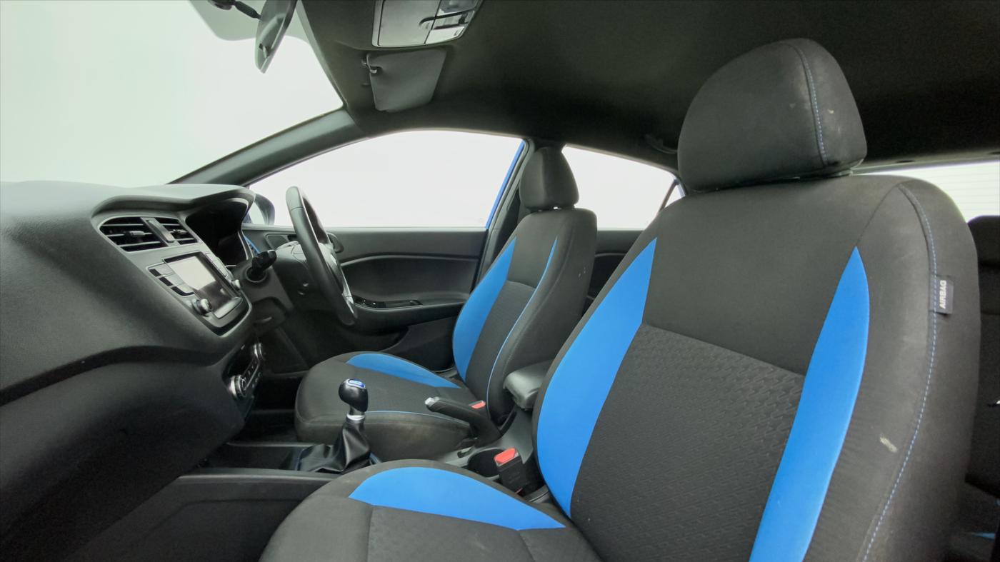 2018 Hyundai i20 Active 1.2 SX DUAL TONE, Petrol, Manual, 41,970 km, Right Side Front Door Cabin