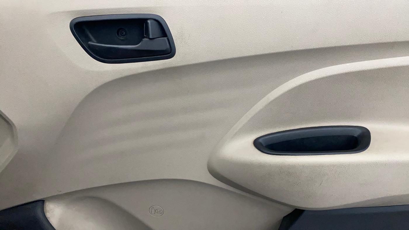 2022 Hyundai NEW SANTRO MAGNA EXECUTIVE CNG, CNG, Manual, 88,216 km, Driver Side Door Panels Control