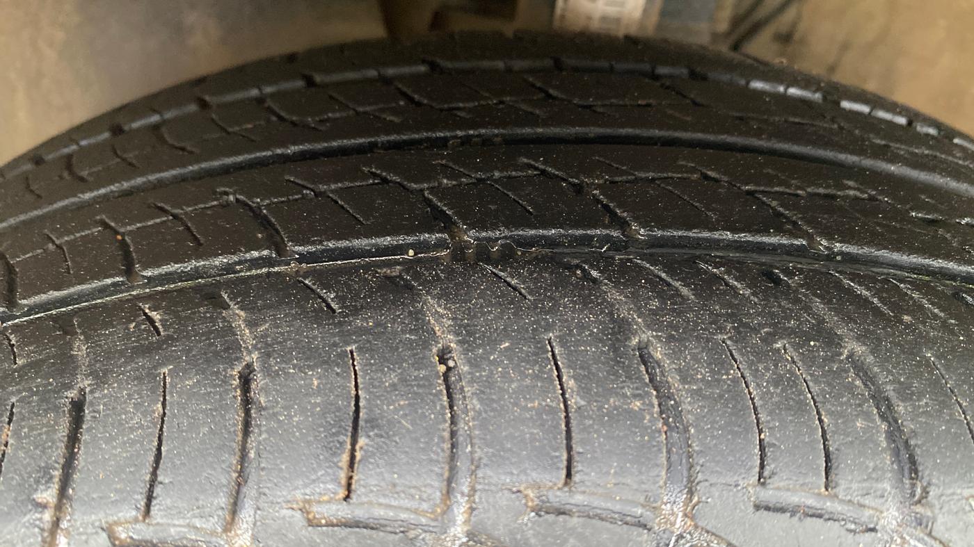 2019 Volkswagen Polo COMFORTLINE 1.0L MPI, Petrol, Manual, 56,229 km, Left Front Tyre Tread