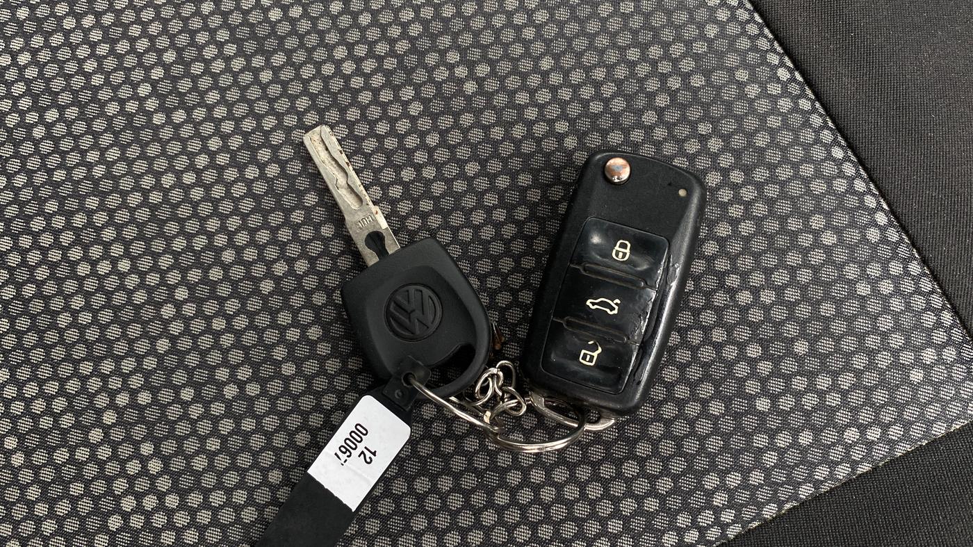 2019 Volkswagen Polo COMFORTLINE 1.0L MPI, Petrol, Manual, 56,229 km, Key Close Up