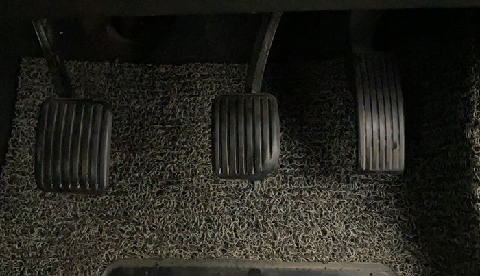 2014 Hyundai Xcent SX 1.2 (O), CNG, Manual, 1,22,025 km, Pedals