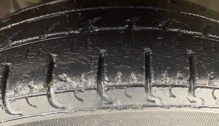 2018 Datsun Redi Go T(O) 1.0 AMT, Petrol, Automatic, 47,779 km, Right Front Tyre Tread