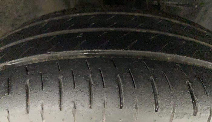 2012 Toyota Etios Liva G SP, Petrol, Manual, 77,476 km, Right Front Tyre Tread