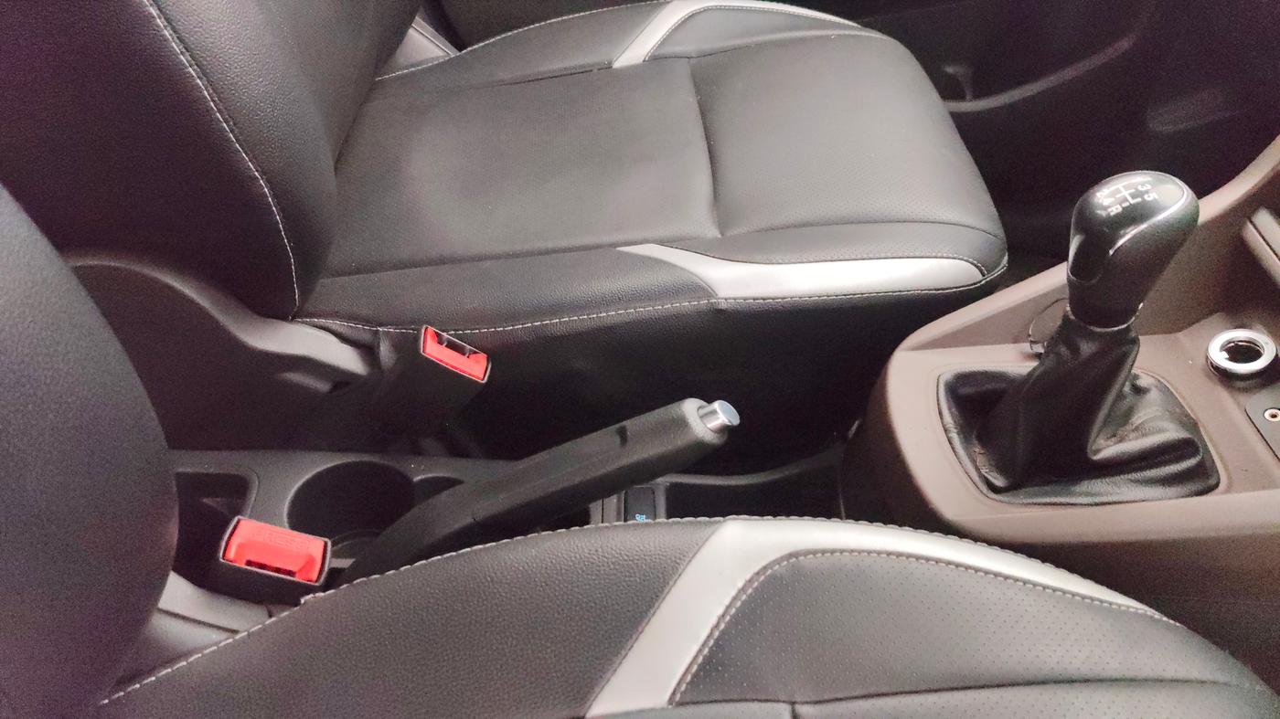 2019 Ford FREESTYLE TITANIUM 1.2 PETROL, Petrol, Manual, 56,976 km, Gear Lever