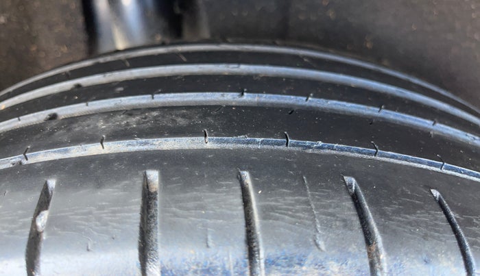 2019 Maruti Baleno ZETA CVT PETROL 1.2, Petrol, Automatic, 62,661 km, Right Rear Tyre Tread