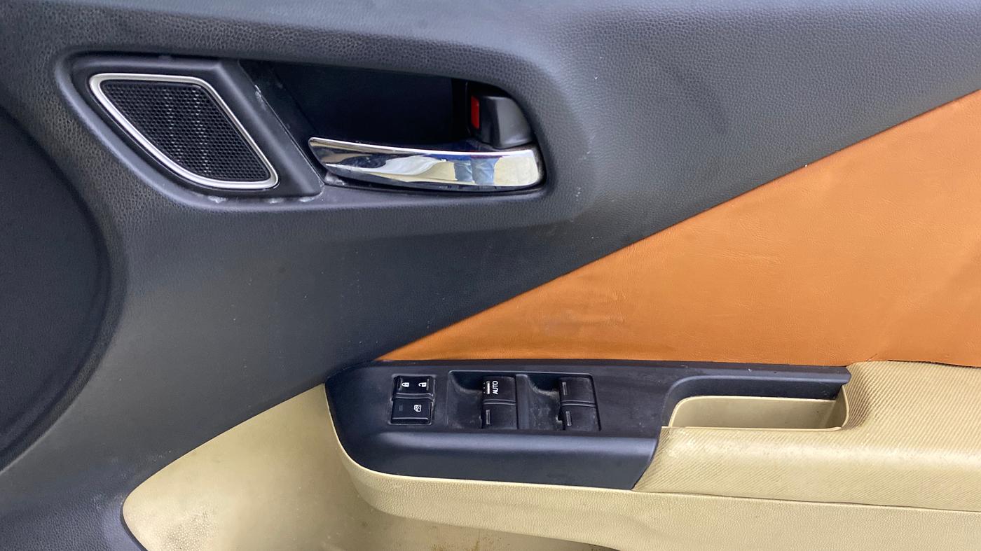 2018 Honda City 1.5L I-VTEC V MT, Petrol, Manual, 64,943 km, Driver Side Door Panels Control