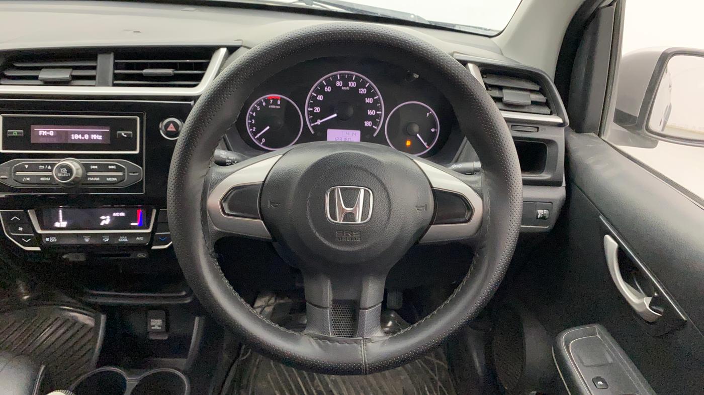 2017 Honda BR-V 1.5L I-VTEC E, Petrol, Manual, 1,23,292 km, Steering Wheel Close Up
