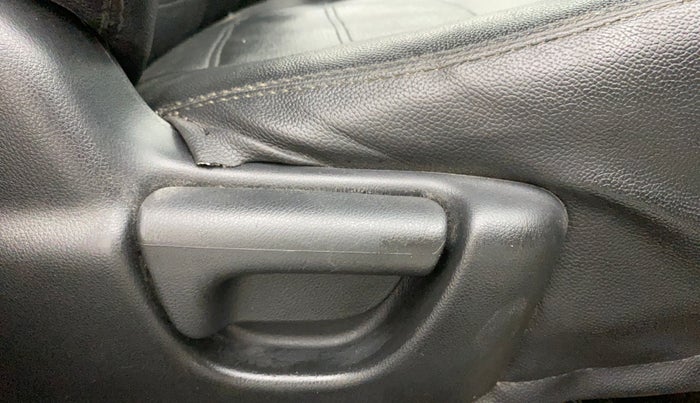 2017 Honda BR-V 1.5L I-VTEC E, Petrol, Manual, 1,23,292 km, Driver Side Adjustment Panel
