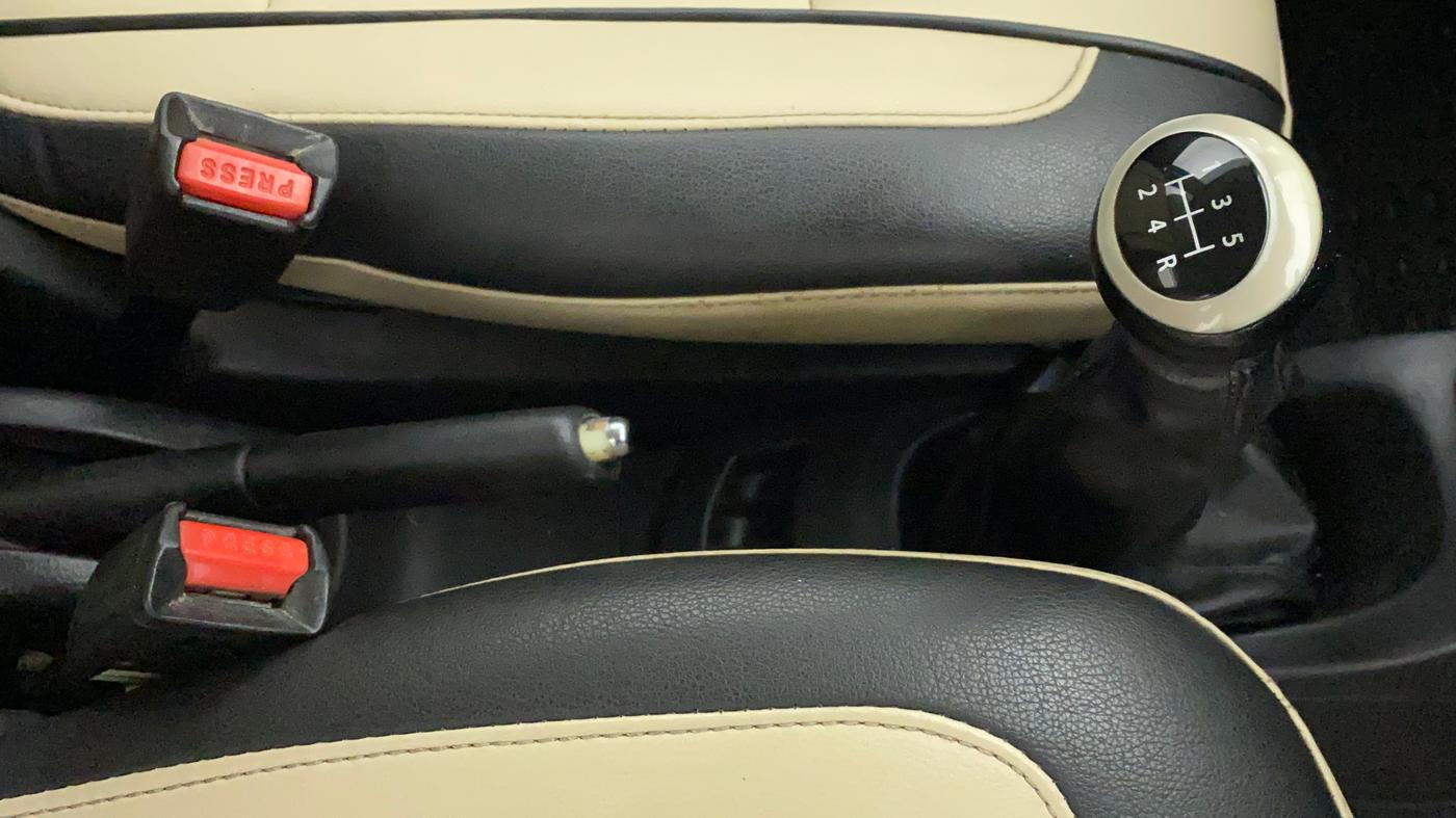 2017 Maruti Wagon R 1.0 VXI, CNG, Manual, 73,084 km, Gear Lever