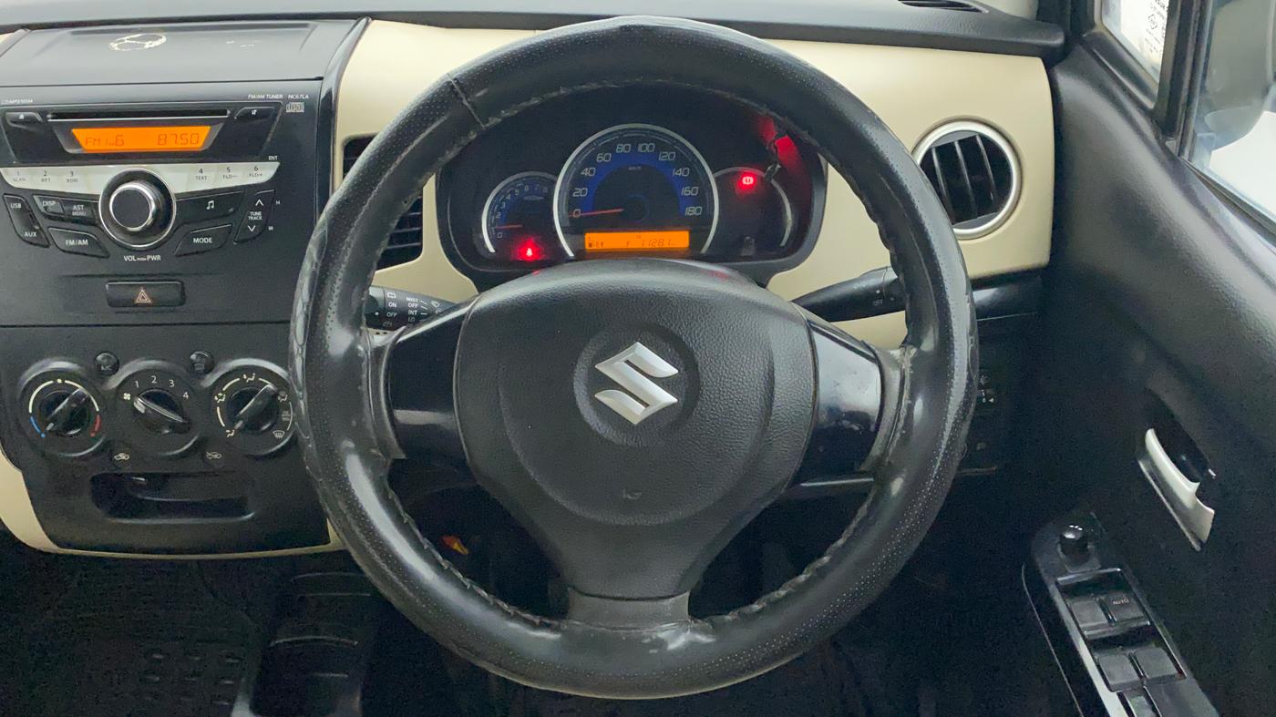 2017 Maruti Wagon R 1.0 VXI, CNG, Manual, 73,084 km, Steering Wheel Close Up
