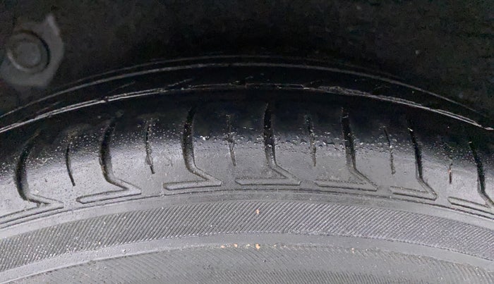 2010 Hyundai i10 MAGNA 1.2, Petrol, Manual, 85,321 km, Right Rear Tyre Tread