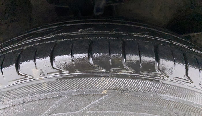 2010 Hyundai i10 MAGNA 1.2, Petrol, Manual, 85,321 km, Right Front Tyre Tread