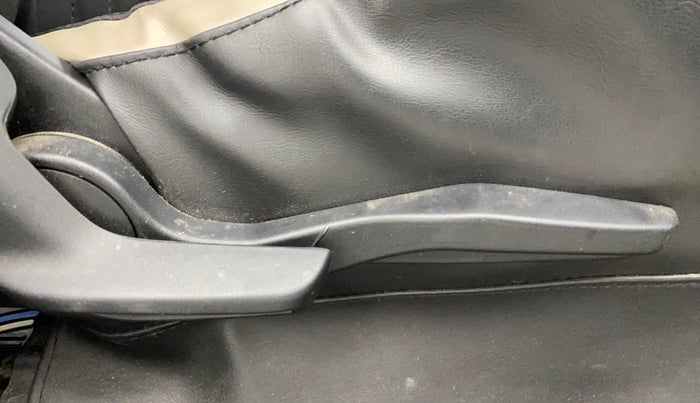 2020 Toyota Glanza G, Petrol, Manual, 64,711 km, Driver Side Adjustment Panel