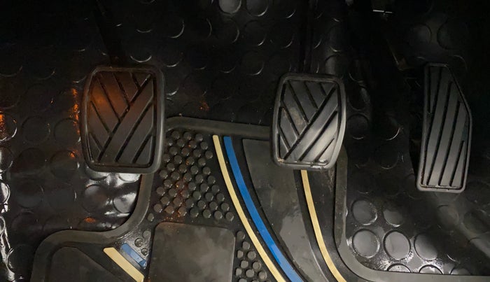 2020 Toyota Glanza G, Petrol, Manual, 64,711 km, Pedals