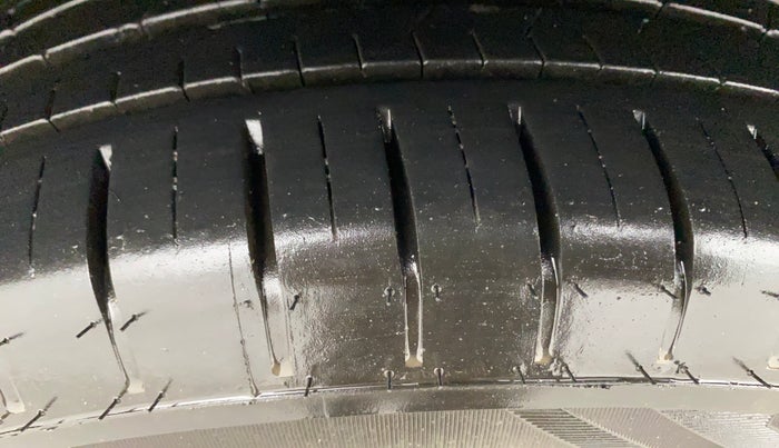 2020 Toyota Glanza G, Petrol, Manual, 64,711 km, Right Rear Tyre Tread