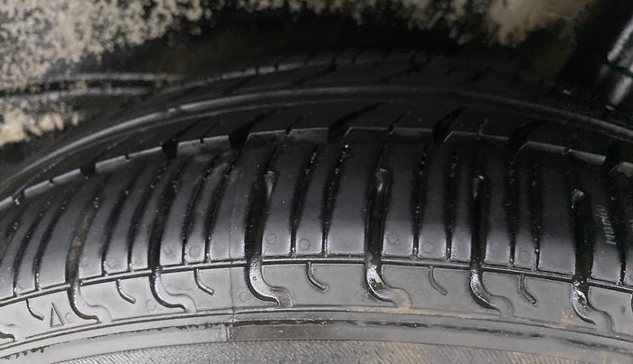 2019 Maruti New Wagon-R ZXI 1.2 old, CNG, Manual, 93,341 km, Left Rear Tyre Tread