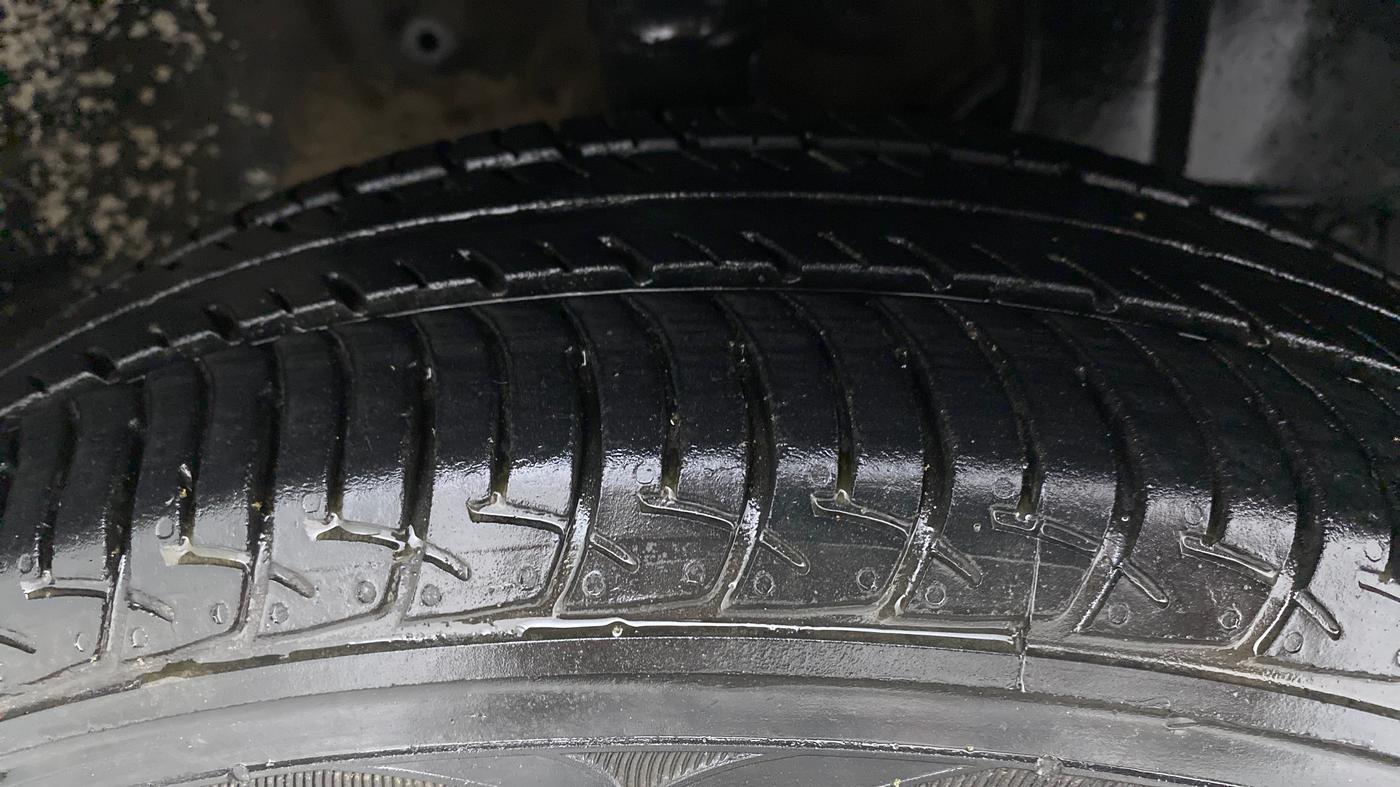 2019 Maruti New Wagon-R ZXI 1.2 old, CNG, Manual, 93,341 km, Right Front Tyre Tread