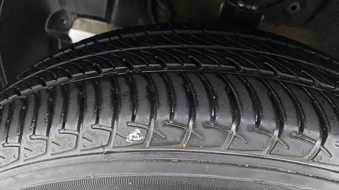 2019 Maruti New Wagon-R ZXI 1.2 old, CNG, Manual, 93,341 km, Left Front Tyre Tread