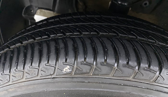 2019 Maruti New Wagon-R ZXI 1.2 old, CNG, Manual, 93,341 km, Left Front Tyre Tread
