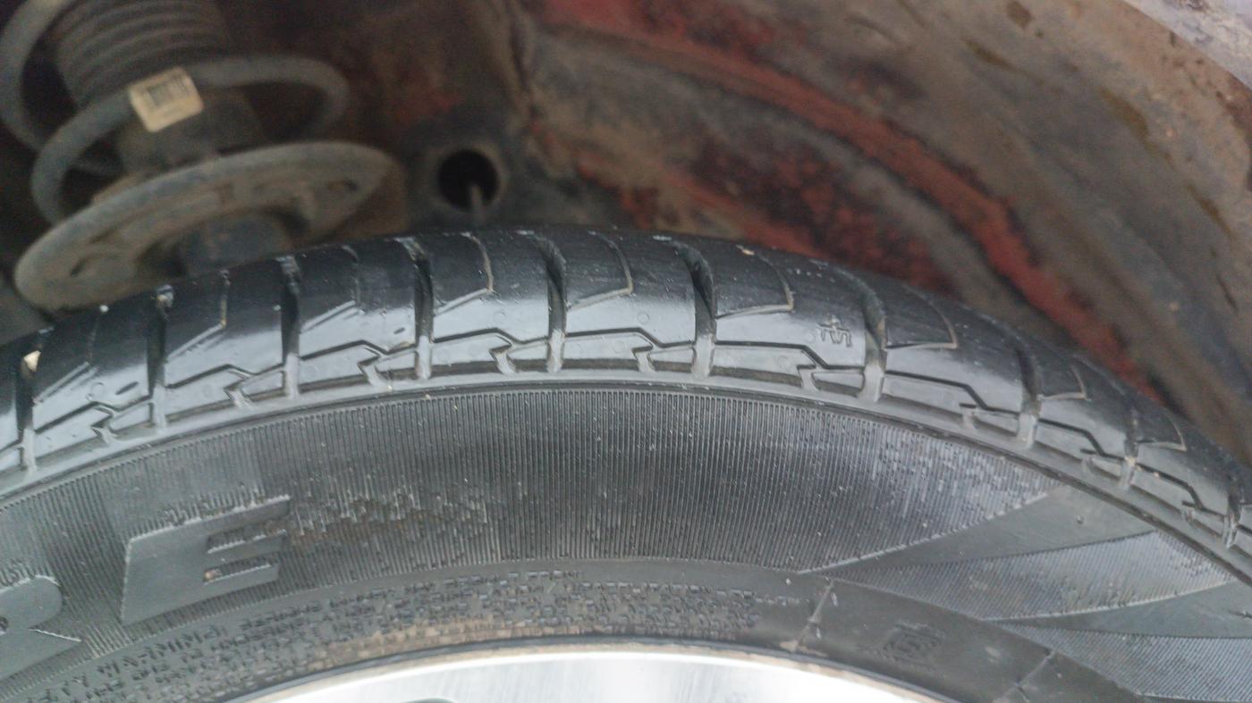 2021 Maruti Baleno ZETA PETROL 1.2, Petrol, Manual, 61,627 km, Left Front Tyre Tread