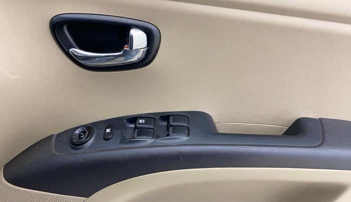 2013 Hyundai i10 SPORTZ 1.2, Petrol, Manual, 41,538 km, Driver Side Door Panels Control