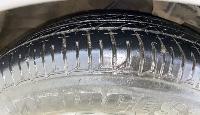 2013 Hyundai i10 SPORTZ 1.2, Petrol, Manual, 41,538 km, Right Front Tyre Tread