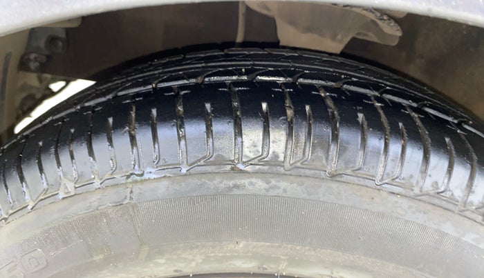 2013 Hyundai i10 SPORTZ 1.2, Petrol, Manual, 41,538 km, Left Front Tyre Tread