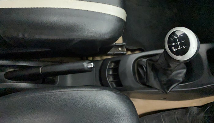 2017 Maruti Wagon R 1.0 VXI, CNG, Manual, 25,459 km, Gear Lever