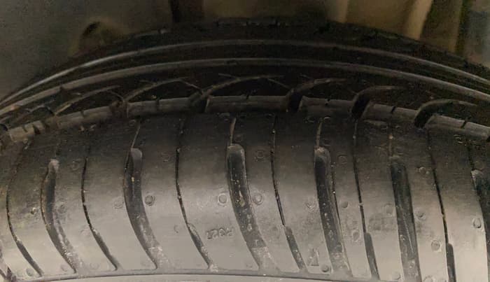 2017 Tata Tiago XT DIESEL, Diesel, Manual, 79,339 km, Left Rear Tyre Tread