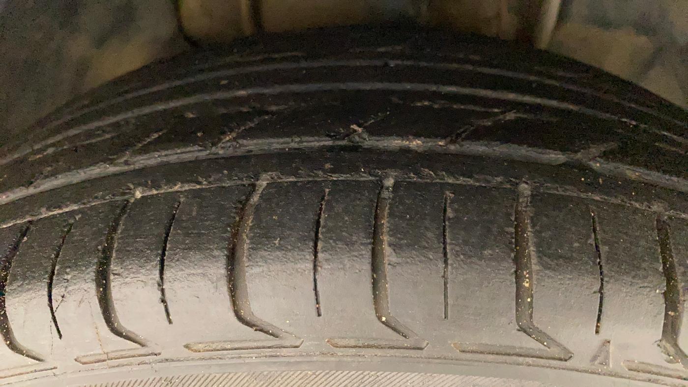 2017 Tata Tiago XT DIESEL, Diesel, Manual, 79,339 km, Right Front Tyre Tread