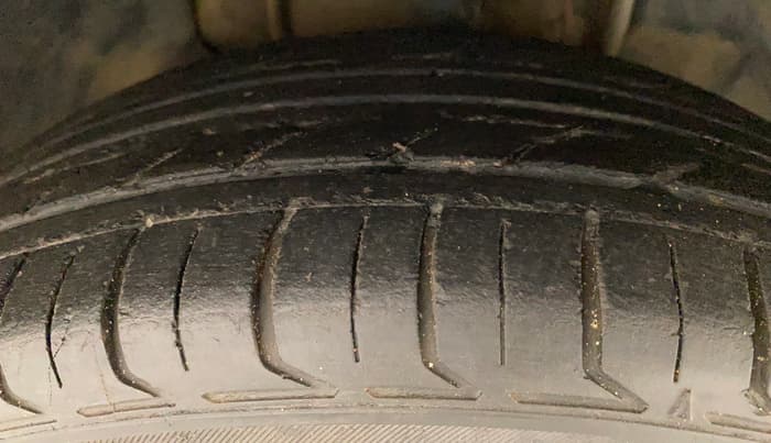 2017 Tata Tiago XT DIESEL, Diesel, Manual, 79,339 km, Right Front Tyre Tread