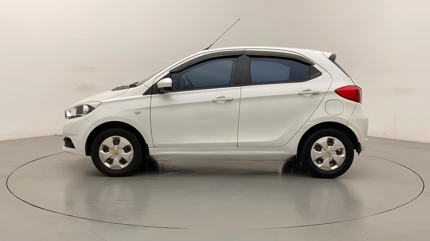 2017 Tata Tiago XT DIESEL, Diesel, Manual, 79,339 km, Left Side