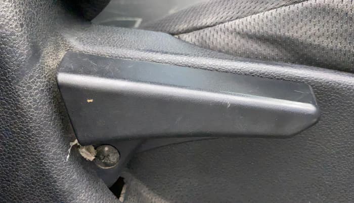 2017 Tata Tiago XT DIESEL, Diesel, Manual, 79,339 km, Driver Side Adjustment Panel