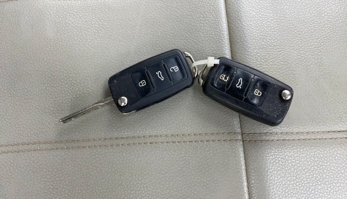 2013 Volkswagen Polo HIGHLINE1.2L, Petrol, Manual, 86,334 km, Key Close Up