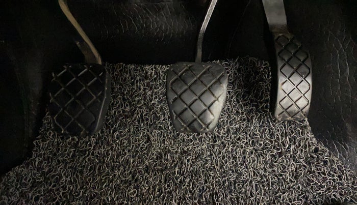 2013 Volkswagen Polo HIGHLINE1.2L, Petrol, Manual, 86,334 km, Pedals