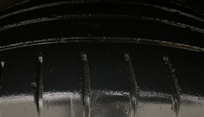 2022 Maruti Baleno ALPHA 1.2 AGS, Petrol, Automatic, 47,946 km, Left Front Tyre Tread