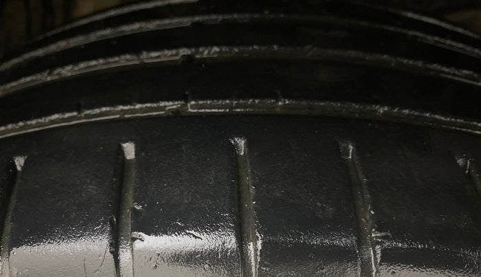 2022 Maruti Baleno ALPHA 1.2 AGS, Petrol, Automatic, 47,946 km, Right Front Tyre Tread