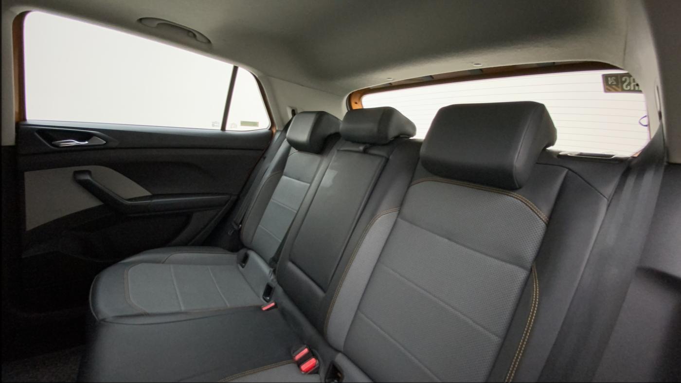 2022 Skoda KUSHAQ STYLE 1.0L TSI MT, Petrol, Manual, 34,005 km, Right Side Rear Door Cabin