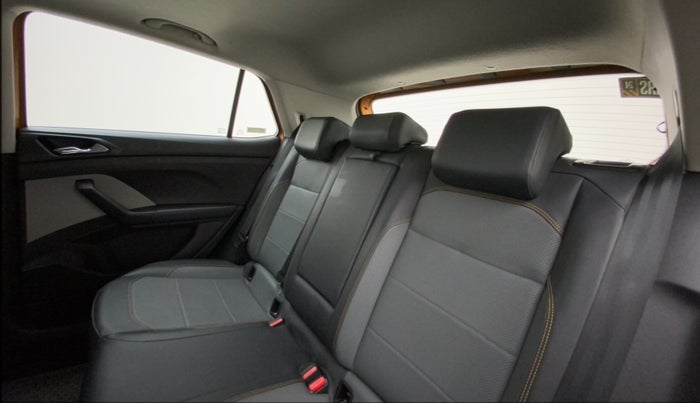 2022 Skoda KUSHAQ STYLE 1.0L TSI MT, Petrol, Manual, 34,005 km, Right Side Rear Door Cabin